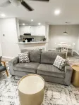 Suite Stella, a cozy 2-bed 2-bath home