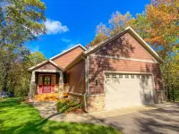 Kayak, Canoe, Boat, Relax & Visit the Classic Tourist Spots from Easy Breez'n Hotels in Breezy Point