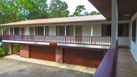 Riverbend Lodge-  Special Discounts October / November 2025!    Book  Now!