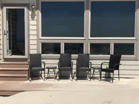 Magical waterfront! Отели в г. Уолдпорт