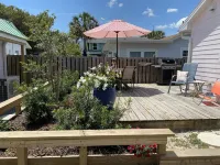 The Whale - Free Pet Beachside Cottage! Summer Special Pricing