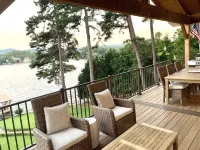 Hamilton Happy Place (million dollar view) - Lake Retreat