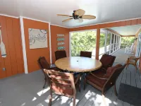 Aah!!! Poppy's Paradise Hotels in Captiva