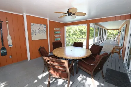 Aah!!! Poppy's Paradise