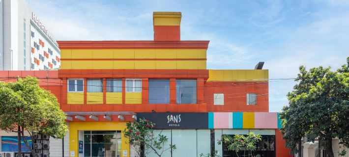 Sans Hotel International Surabaya Hotels in Gubeng