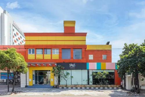 Sans Hotel International Surabaya - 3-Star