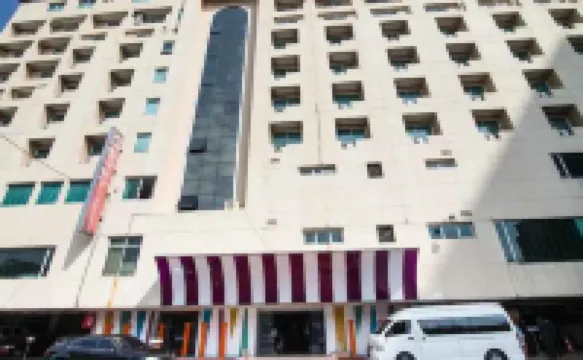 ヒップ ホテル ディン・デーン周辺のホテル