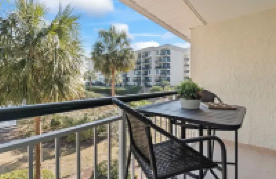 Oceanfront: The Seabatical Suite at Bridgewater Resort / Litchfield By The Sea