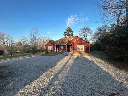 Trinity River Front home with gorgeous views! Pet Friendly