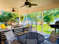 Beautiful Quiet Getaway on Llano River w/ Lake LBJ Access