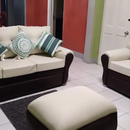Charming Kingston Getaway - Private Room with Shared Facilities