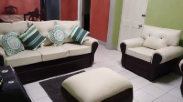 Charming Kingston Getaway - Private Room with Shared Facilities Hotels in 