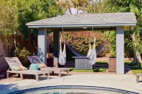 Charming 3 bd/2ba home - KING bed w/ non heated POOL near Old Town Scottsdale!