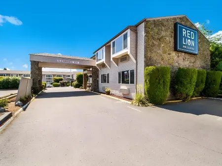 Red Lion Inn & Suites Vancouver Отели в г. Хазел Делл Север
