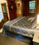 Cozy Couples Creekside Cabin at TwinBrook Resort - Post-Helene Update!