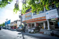 RedDoorz near Suroboyo Carnival Park