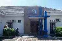 RedDoorz Near Pantai Panjang Bengkulu 2 Hotels near Timezone