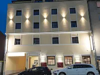 Hotel König Hotels in Schwechat