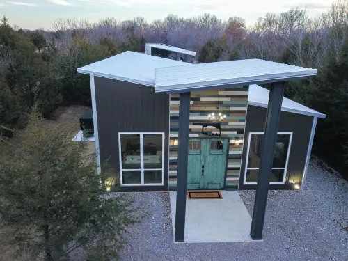 Bison Cabin with Hot Tub, Air Hockey & Pool Table, South of Norman