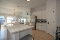 Modern 4Br w/ Natural Light, High Ceilings, 20 Mins from DFW Airport