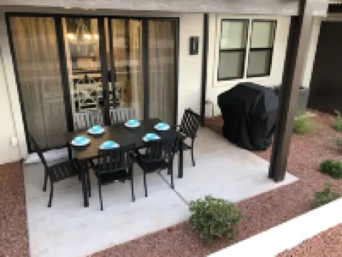 Beautiful Poolside Townhome at Ocotillo Springs in Santa Clara