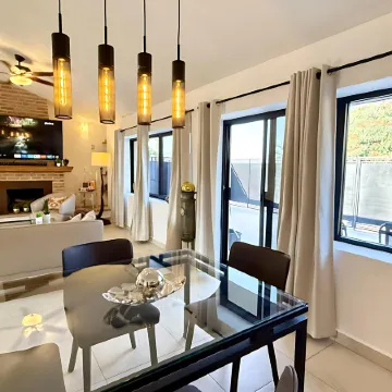 Ajijic Modern 1 King Bedroom Unit-Walk to Everything -Bikes-Gym-Pickleball Court