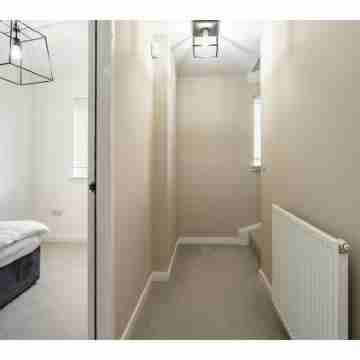 Charming 3 Bed Home in Stepps, Glasgow - Garden & Patio Others