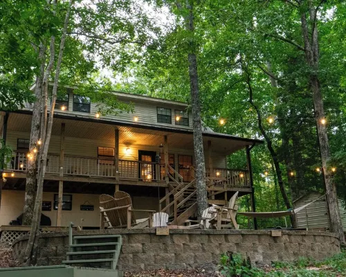 Luxurious cabin with fire pit, kayaks, and dock. 温斯頓縣酒店