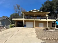 Circle Oak Lake View Family Home