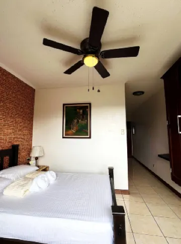 Cozy 1 Br Unit  Condo Near Wright Park, Wifi and Parking