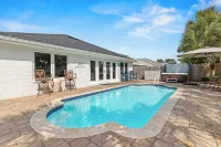 🌴Pristine Home🌴 3/2, 2K, 1Q,  Private Heated Pool☀️hot tub🌊Private Beach⛱️ - 2-Star