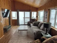 Lake Superior Lakefront Cabin w/ Updated 3Br, Kayaks, Views & Trail Access