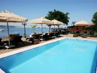 Phellos Suites Boutique Hotel - ที่มีสระว่ายน้ำ
