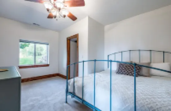 Cozy Guest Suite with Breathtaking Views