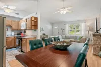 Oasis Pool House! Close to DT, Beach & Boat ramp. Pet-Friendly! Các khách sạn ở Saint Augustine South