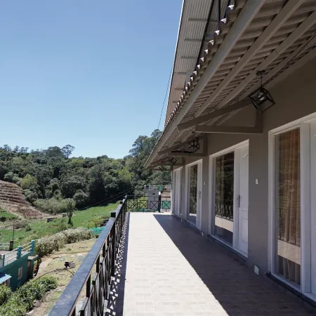 Tea Leaf Stays by Brown Tree Resorts