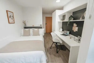 Stunning Private Ensuites at Oxford Point in Bournemouth Close to the Beach