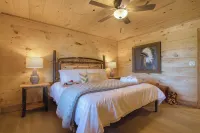 Birch Lodge by Avantstay Indoor Pool, Theater, Game Room & Stunning Views!