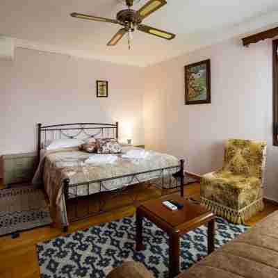 Fani's House under Meteora Rooms