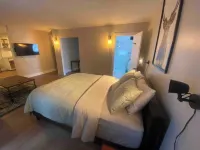 Morden Newly Renovated 1br Flats, Walk To Whyte