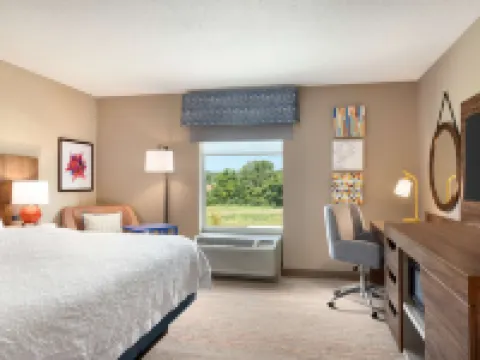 Hampton Inn St. Louis-Columbia Hotels in Monroe County