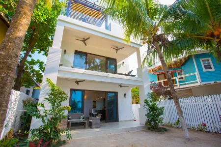 Bella Luna Beach House #226859