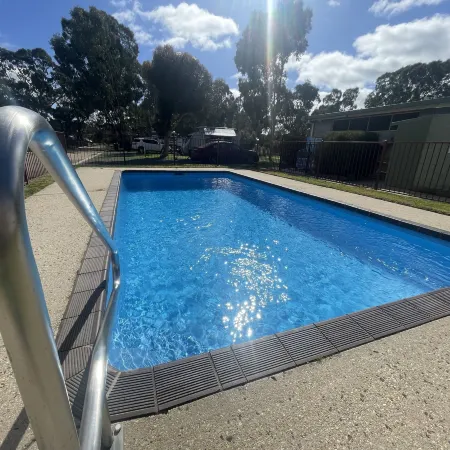 Acacia Caravan Park & Holiday Units