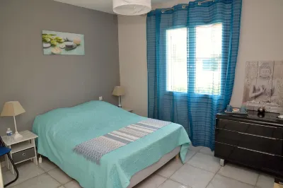 Les Amandiers Hotels in Nezignan-l'Eveque