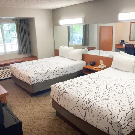 Monument Inn & Suites