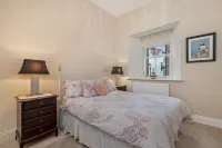 Bryn Y Mor - Tenby Apartment Sea Views Hotels in 