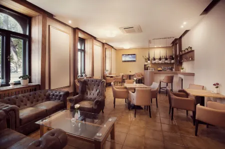 City Residence Apartment Hotel Отели рядом с достопримечательностью «Восточнословацкий музей»