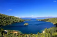 Shoreline Vista Lake Views, Near Hike & Bike!