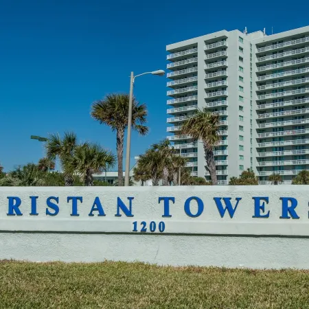 Tristan Towers Unit 14D Отели в г. Пенсакола Бич