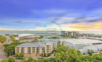Zen Ocean Charm 3Br Luxury W/Front Apt Pool + BBQ